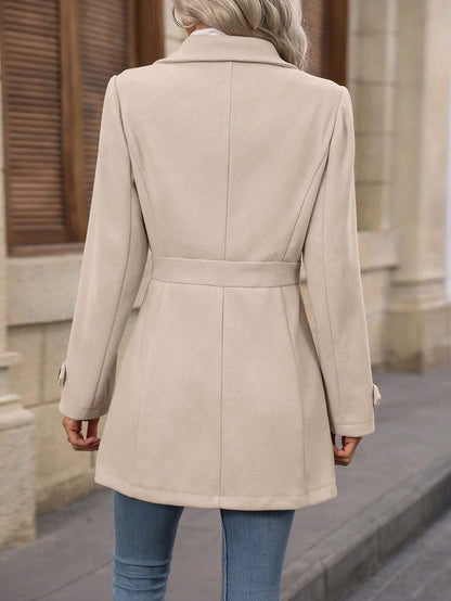 Manteau mi-long élégant à coupe structurée
